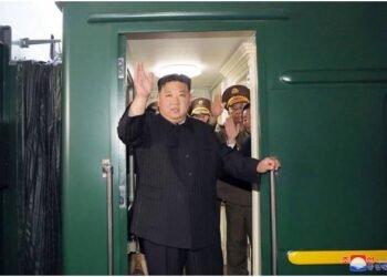 Kim Jong-un enters Russia on armoured train for talks with Putin