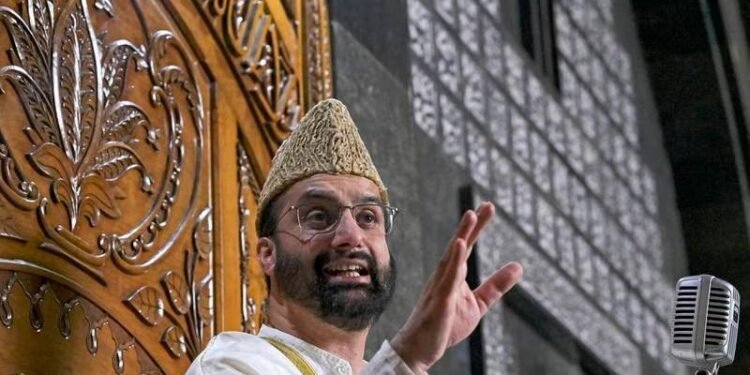 Separatist leader Mirwaiz Umar Farooq delivers the Friday sermon at Jamia Masjid in Srinagar on September 22.