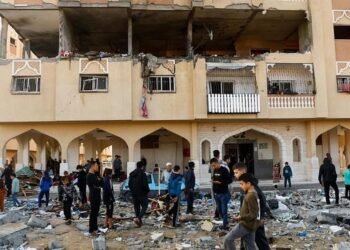 32 death in Israeli airstrike on Gaza school