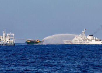 Beijing and Manila strike deal to reduce tensions in South China Sea