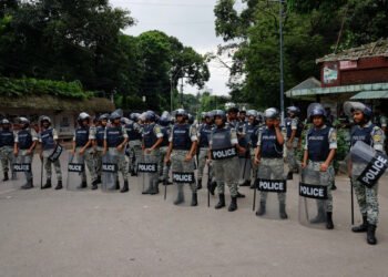 With 6 dead & all educational institutes closed; irrational quota based public service recruitment in Bangladesh