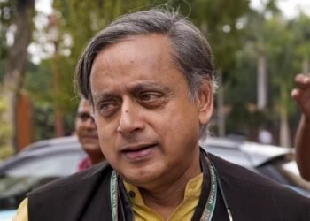 India must stand with the people of Bangladesh in the ongoing situation: Shashi Tharoor