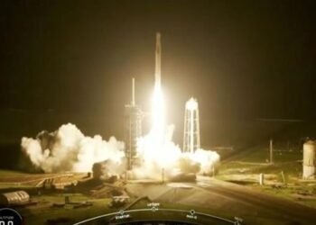 Civilians make new history in space