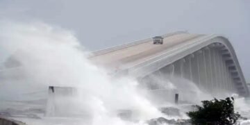 Hurricane Helen hits the Florida coast helene