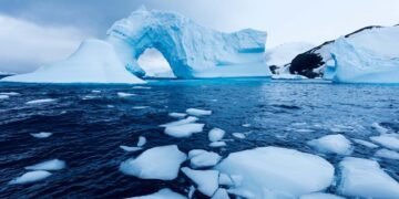 Melting of ice in Antarctica impacts UAE weather ?