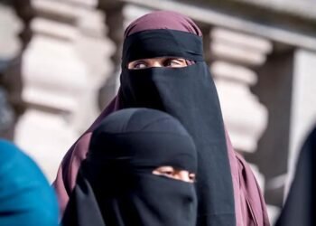 Switzerland to ban burqas from 2025