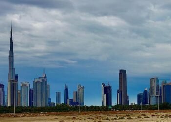 The Met Office also forecasts blowing dust across the country today, during the daytime