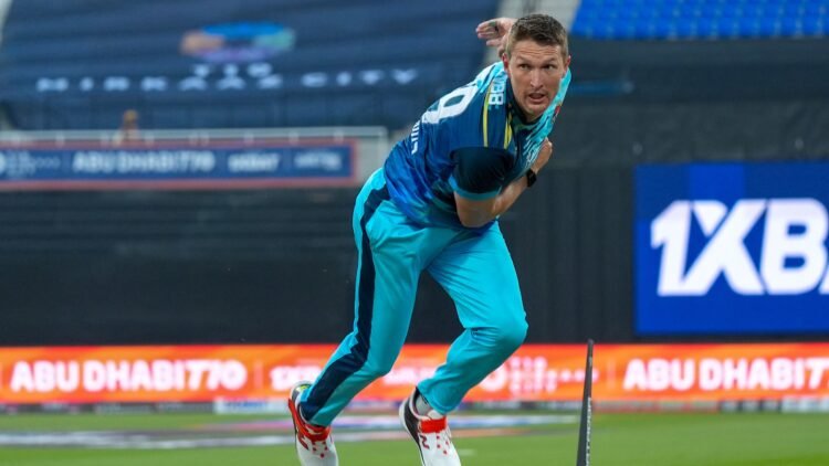 Dwaine Pretorius of Vista Riders warm up prior to the Match 4 of the Abu Dhabi T10  between the Royal Champs and Vista Riders held at the Zayed Cricket Stadium, Abu Dhabi, United Arab Emirates on the 19th November, 2025.

Photo by Faheem Hussain/ CREIMAS