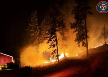Spokane Wildfires Force Mass Evacuations as Washington Faces Unprecedented Destruction