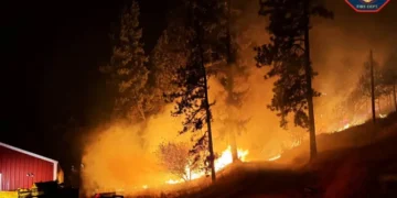Spokane Wildfires Force Mass Evacuations as Washington Faces Unprecedented Destruction