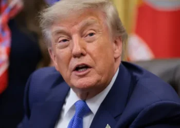 Trump Demands Compensation From Iran as Strait of Hormuz Standoff Continues