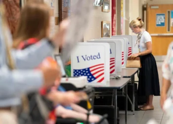 US Midterm Election Stakes Rise as Parties Finalize Candidates for November Control