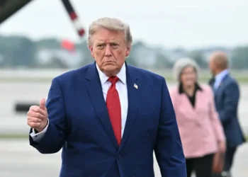 Trump Reasserts US Control Over Strait of Hormuz Amid Declining Transit Volumes