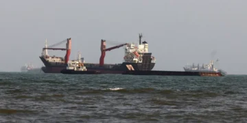 Strait of Hormuz Standoff Continues as US-Iran Peace Negotiations Remain Deadlocked