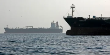 Iran Launches Retaliatory Strikes on US Bases in Jordan and UAE Following Larak Island Attack