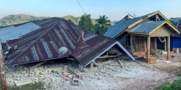 Two Powerful Earthquakes Strike Indonesia, Leaving Dozens Dead and Thousands Displaced